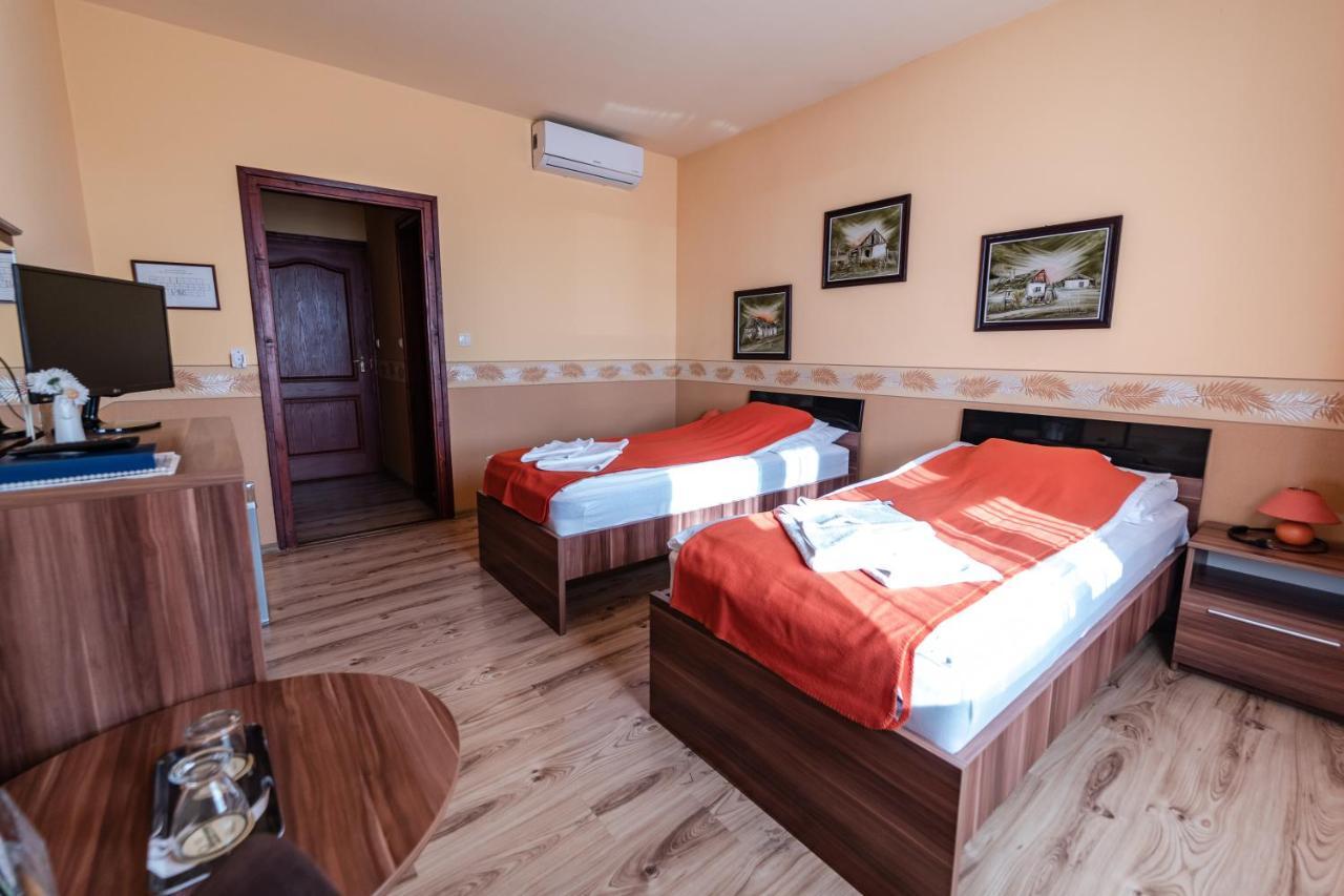 Panoráma Hotel Bekescsaba Exterior foto